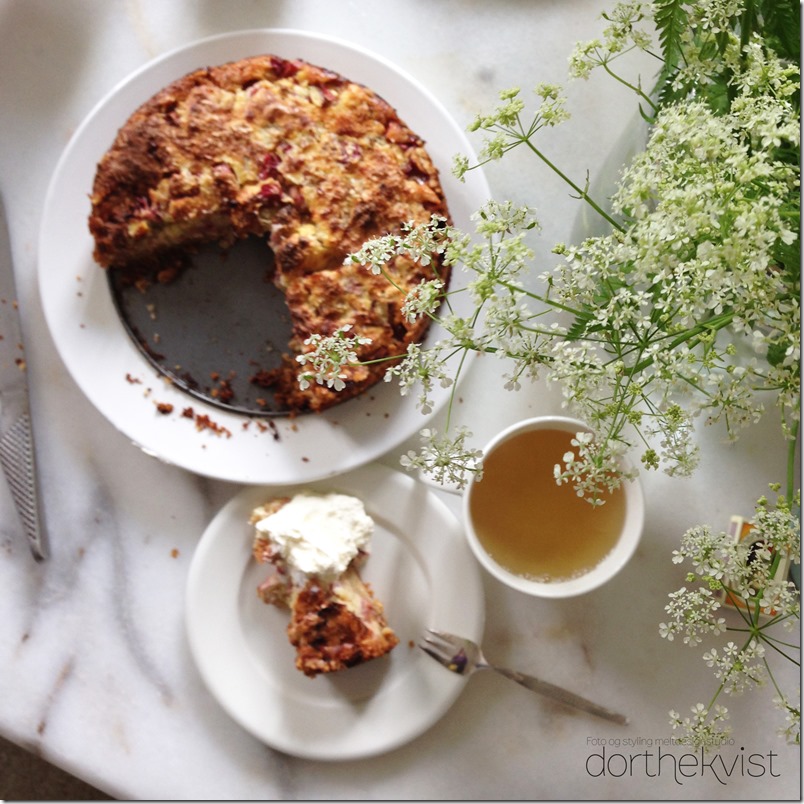 Rabarbertid sommerens første grøntsag Foto og styling Dorthe Kvist Meltdesignstudio